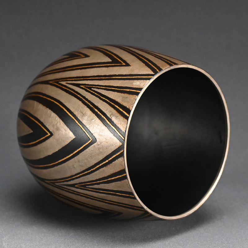 Contemporary Craft Metal-work Vaseー鹿島 和生 "銷盛象嵌鉄花器 炎"