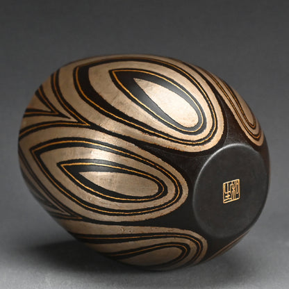 Contemporary Craft Metal-work Vaseー鹿島 和生 "銷盛象嵌鉄花器 炎"