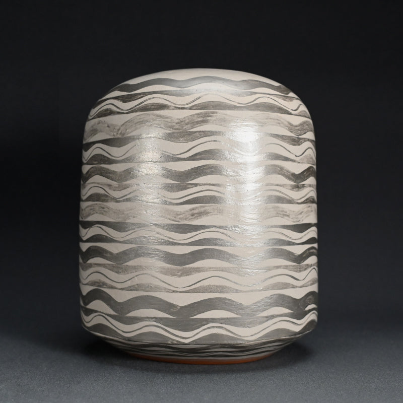 Silver Waved Vase ー森野 泰明 “銀彩波状文壺”