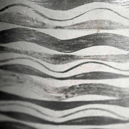 Silver Waved Vase ー森野 泰明 “銀彩波状文壺”