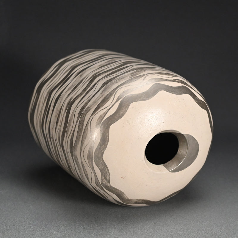 Silver Waved Vase ー森野 泰明 “銀彩波状文壺”