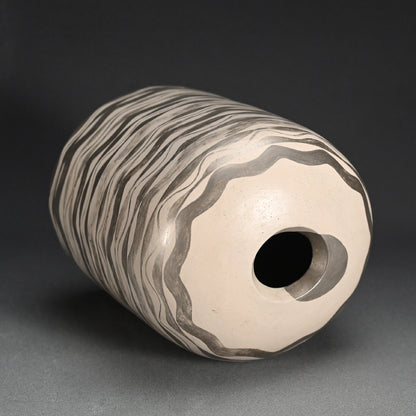 Silver Waved Vase ー森野 泰明 “銀彩波状文壺”