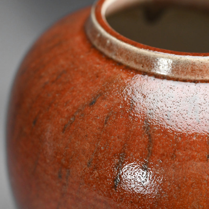 Exquisite Red Glazed Vase ー大森 光彦 "窯変花瓶"