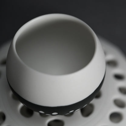 Sake Cup with Skeletal Pillow ー加藤 好康 “透文 盃”