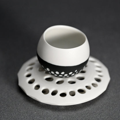Sake Cup with Skeletal Pillow ー加藤 好康 “透文 盃”