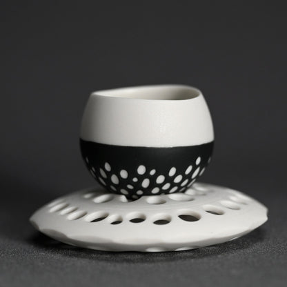 Sake Cup with Skeletal Pillow ー加藤 好康 “透文 盃”