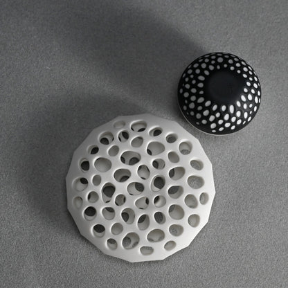 Sake Cup with Skeletal Pillow ー加藤 好康 “透文 盃”