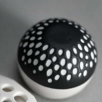 Sake Cup with Skeletal Pillow ー加藤 好康 “透文 盃”