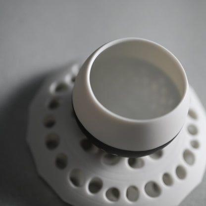 Sake Cup with Skeletal Pillow ー加藤 好康 “透文 盃”
