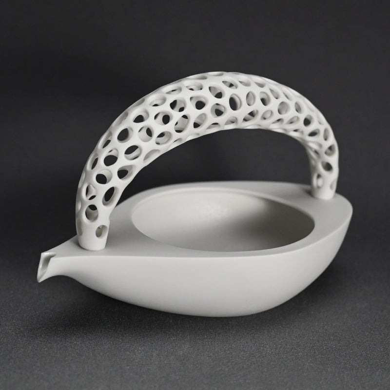 Contemporary Sake Serving Katakuchi Vessel ー加藤 好康 “白磁透文 片口”