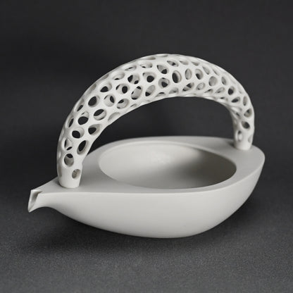 Contemporary Sake Serving Katakuchi Vessel ー加藤 好康 “白磁透文 片口”