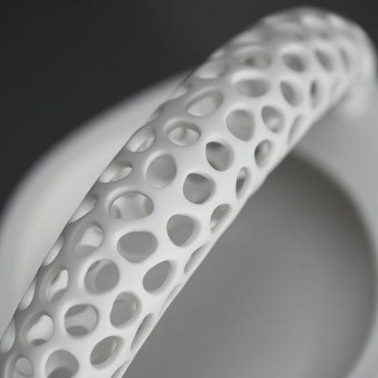 Contemporary Sake Serving Katakuchi Vessel ー加藤 好康 “白磁透文 片口”