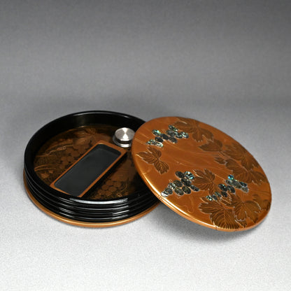 Exceptional Lacquered Suzuri-bako box ー服部 峻昇 “金地果実 硯箱”