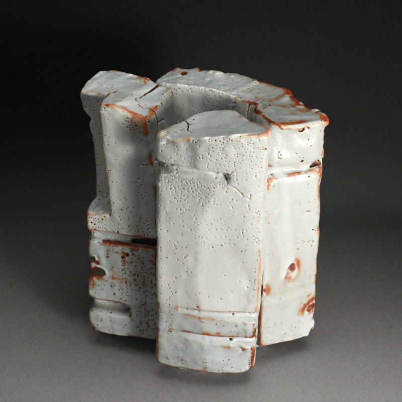 Radical Shino Vase ー鈴木 藏 "志野花器"