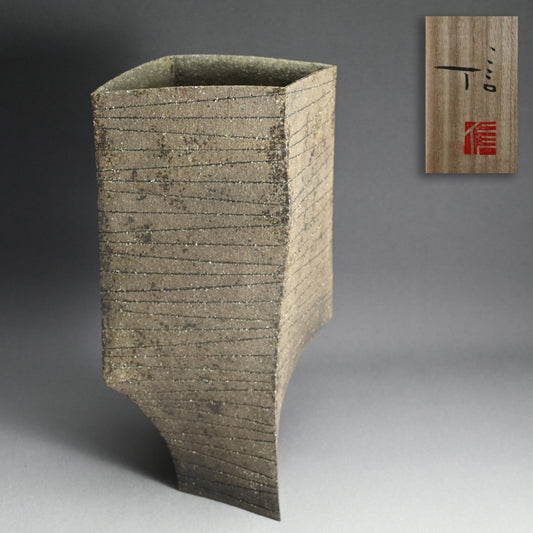 Massive Brutalist Vase ー伊藤 信 “線文壷”