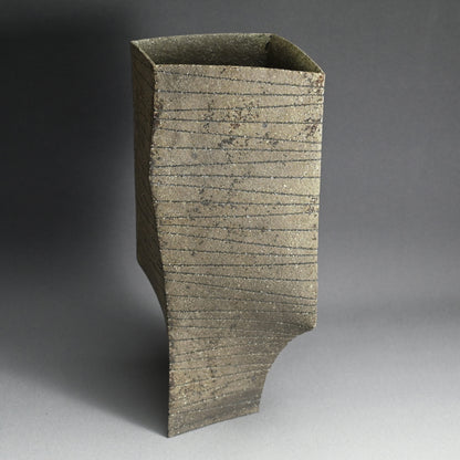 Massive Brutalist Vase ー伊藤 信 “線文壷”