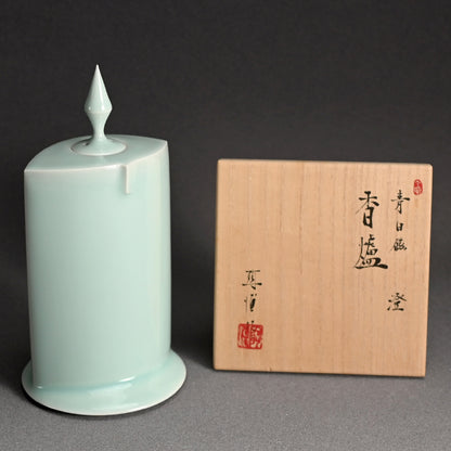 Contemporary Porcelain Incense burner ー深見 陶治 “青白磁香爐 澄”