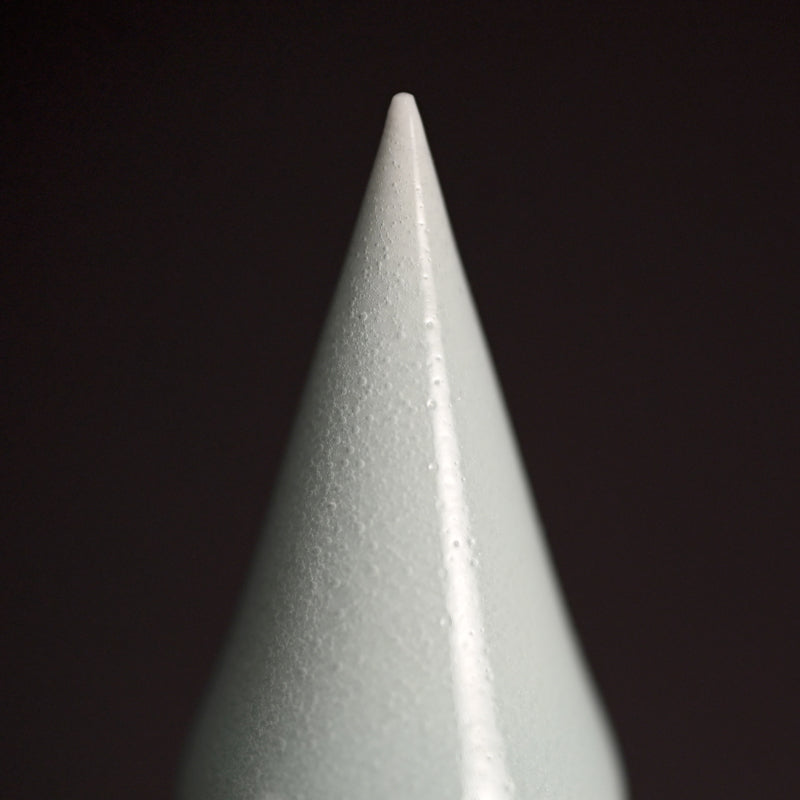 Contemporary Porcelain Incense burner ー深見 陶治 “青白磁香爐 澄”