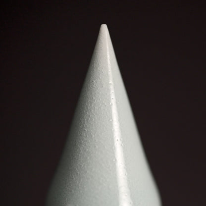 Contemporary Porcelain Incense burner ー深見 陶治 “青白磁香爐 澄”