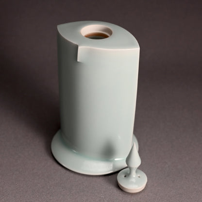 Contemporary Porcelain Incense burner ー深見 陶治 “青白磁香爐 澄”