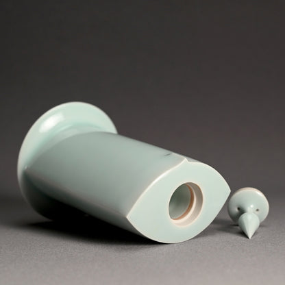Contemporary Porcelain Incense burner ー深見 陶治 “青白磁香爐 澄”