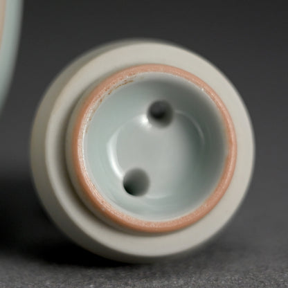 Contemporary Porcelain Incense burner ー深見 陶治 “青白磁香爐 澄”