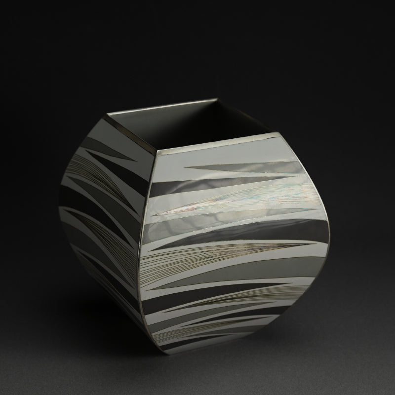 Exhibited Cloisonné Vase ー柴田 明 “有線七宝抽象文花器”