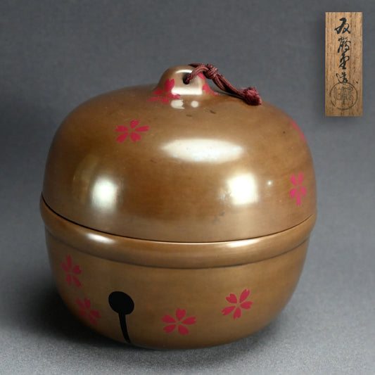 Lacquer Bell-shaped Domed Sweets Dish ー醍醐花見ノ鈴菓子器