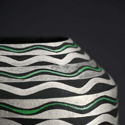 Contemporary Vase by Morino (Hiroaki) Taimei ー森野 泰明 "白銀泥彩扁壺"