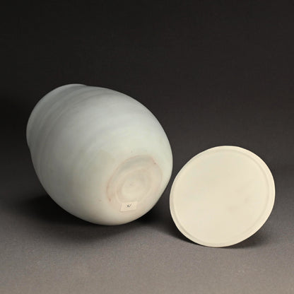 Exquisite Japanese Glass Mizusashi ー松本 正雄