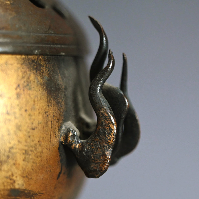 Gilded Sahari-do Buddhist Koro Incense Burner ー金砂張香炉
