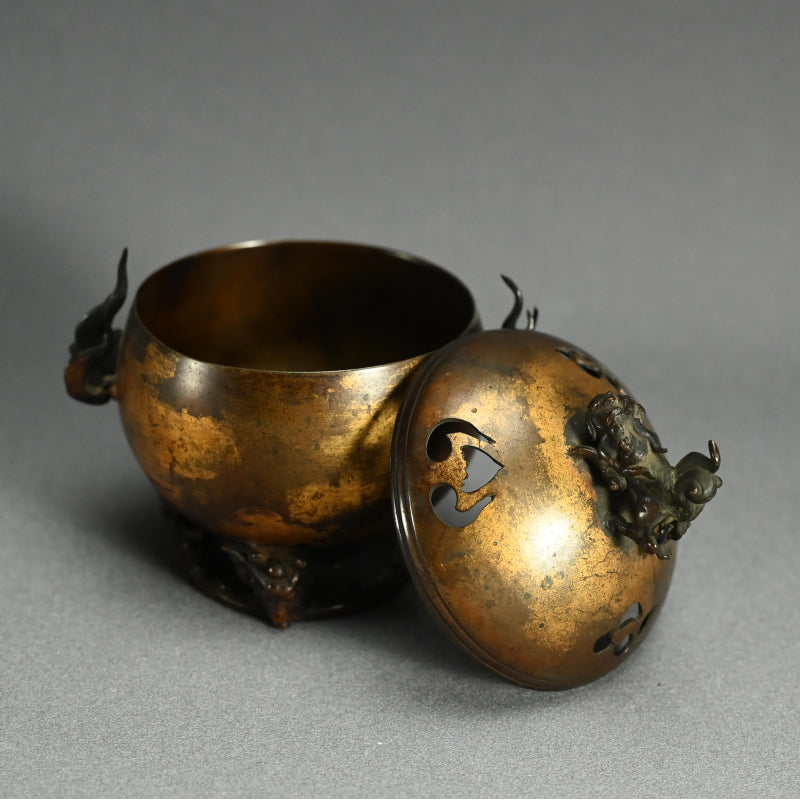 Gilded Sahari-do Buddhist Koro Incense Burner ー金砂張香炉