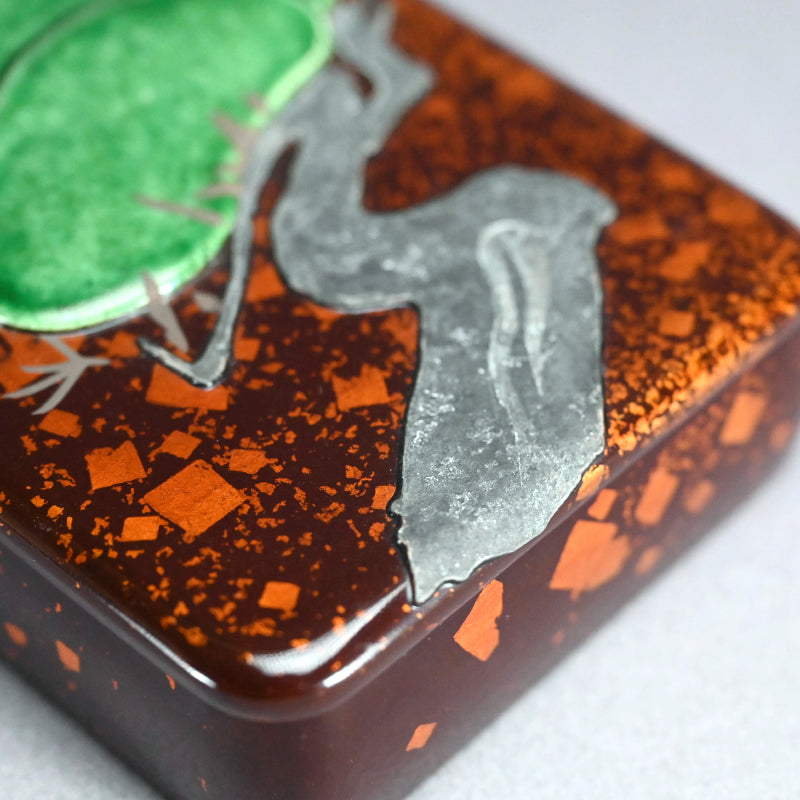 Lacquer Writing Box by Ito Tozan, Kamisaka Sekka and Hyoetsu ー三代 伊東 陶山, 神坂 雪佳, 二代 三木 表悦 “老松双鶴図”