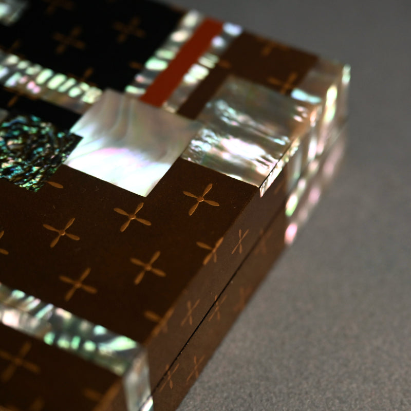 Exquisite Lacquer Box ー服部 俊昭 “螺鈿小箱 彩歌”