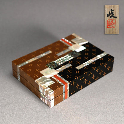 Exquisite Lacquer Box ー服部 俊昭 “螺鈿小箱 彩歌”