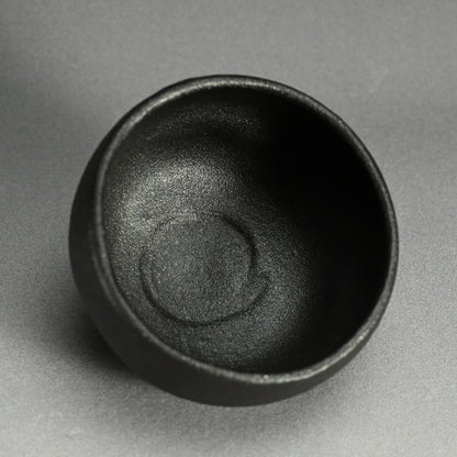 Large Nachi-guro Chawan Tea Bowl ー寒川 栖豊 "紀州焼 茶碗"