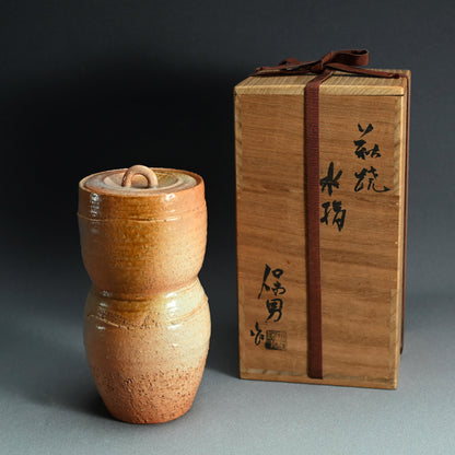 Hagi Pottery Mizusashi ー大和 保男 “萩焼 水指”