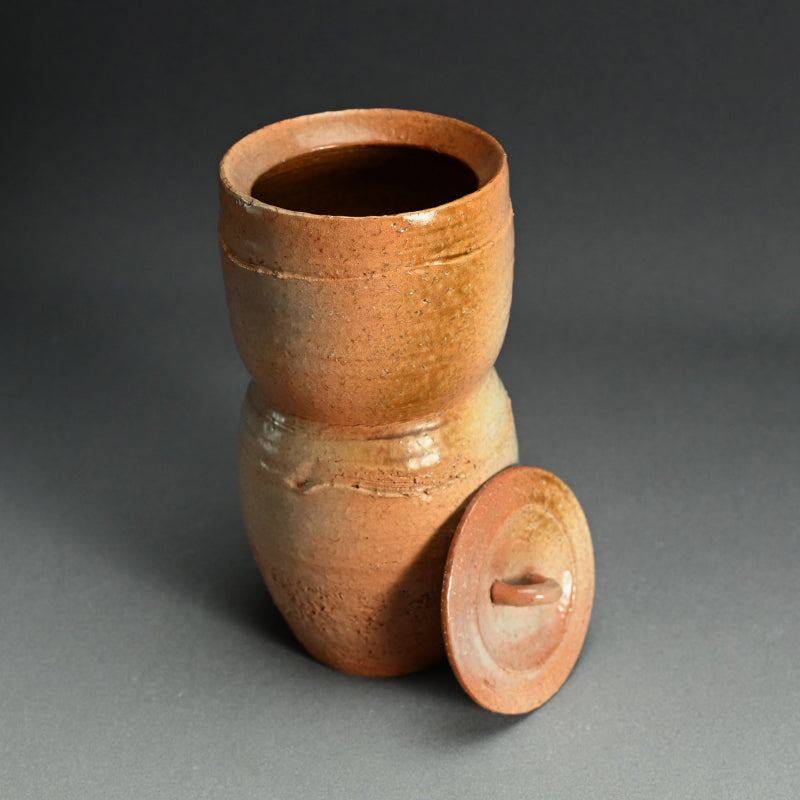Hagi Pottery Mizusashi ー大和 保男 “萩焼 水指”