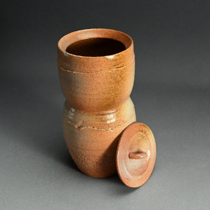 Hagi Pottery Mizusashi ー大和 保男 “萩焼 水指”