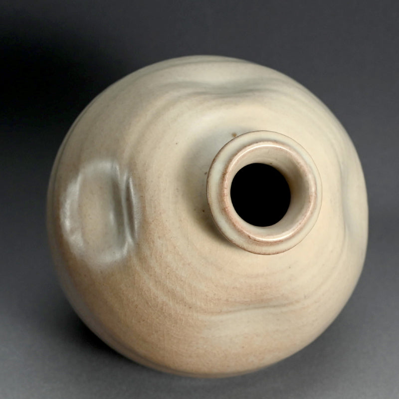 萩瓶花瓶 ー三輪栄造 「萩花入」 / Miwa Eizo – Kura Monzen Gallery