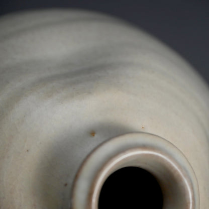 Hagi Bottle Vase ー三輪 栄造 “萩花入”