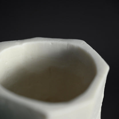 Exquisite Porcelain Vase ー小川 待子 “筒”