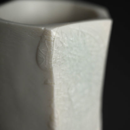 Exquisite Porcelain Vase ー小川 待子 “筒”