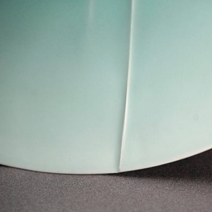 Exquisite Sheer Celadon Disc ー深見 陶治 “翠"