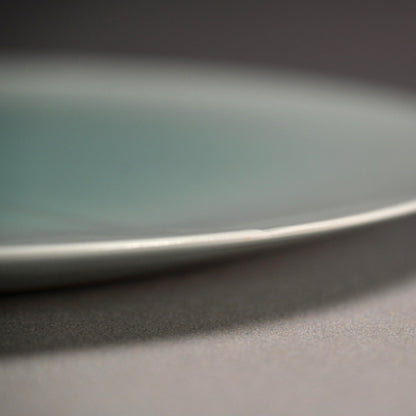 Exquisite Sheer Celadon Disc ー深見 陶治 “翠"