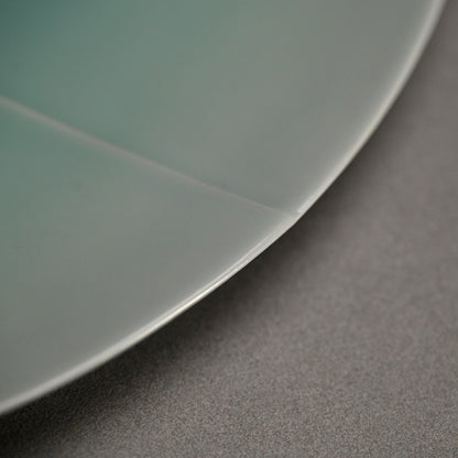 Exquisite Sheer Celadon Disc ー深見 陶治 “翠"