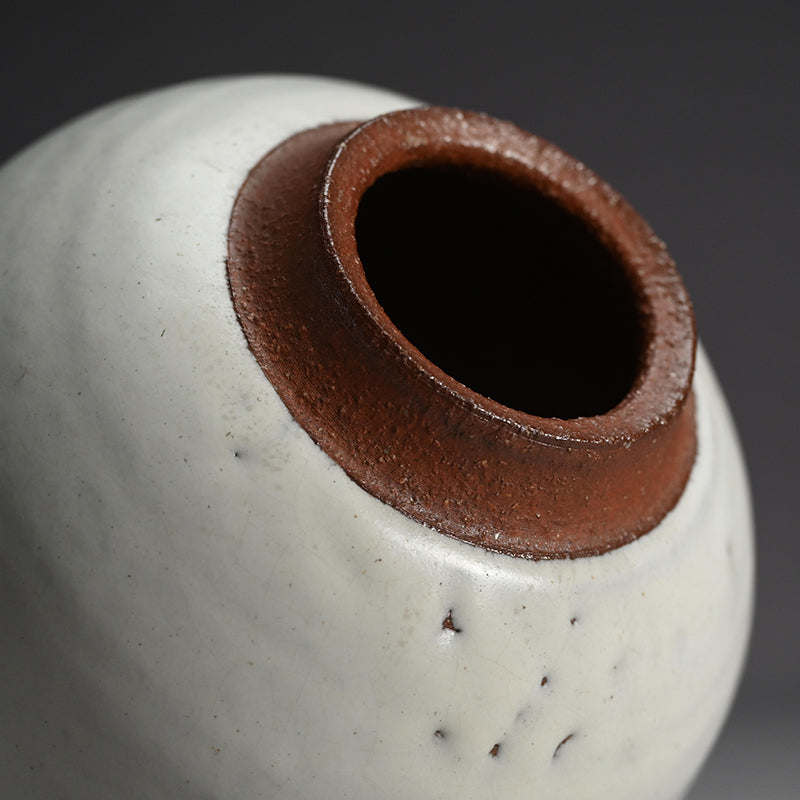 萩花瓶 ー三輪栄造 「萩花入」 / Miwa Reizo – Kura Monzen Gallery