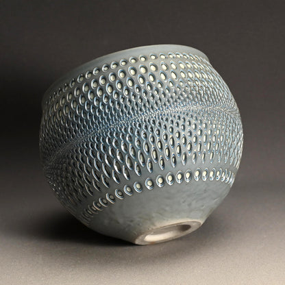 Layered Vase ー加藤 重美 “重化粧彫点文壺”