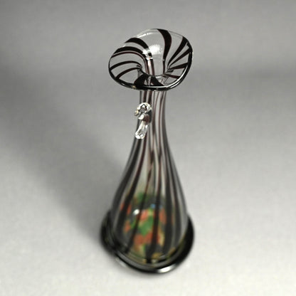 Flowering Glass Vase ー小林 貢 “寅吹硝子 野の花のために”