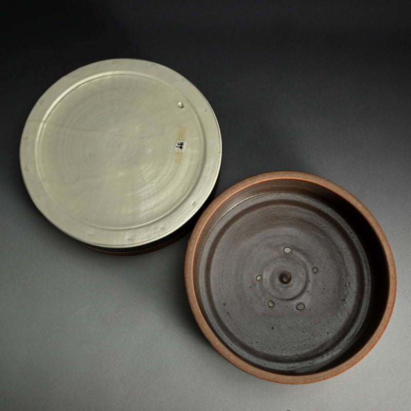 Large Ceramic Box ー近藤 豊 “白班之文 陶筥”